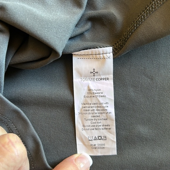 Tommie Copper Shoulder Support Shirt for Women, szM - Picture 11 of 16